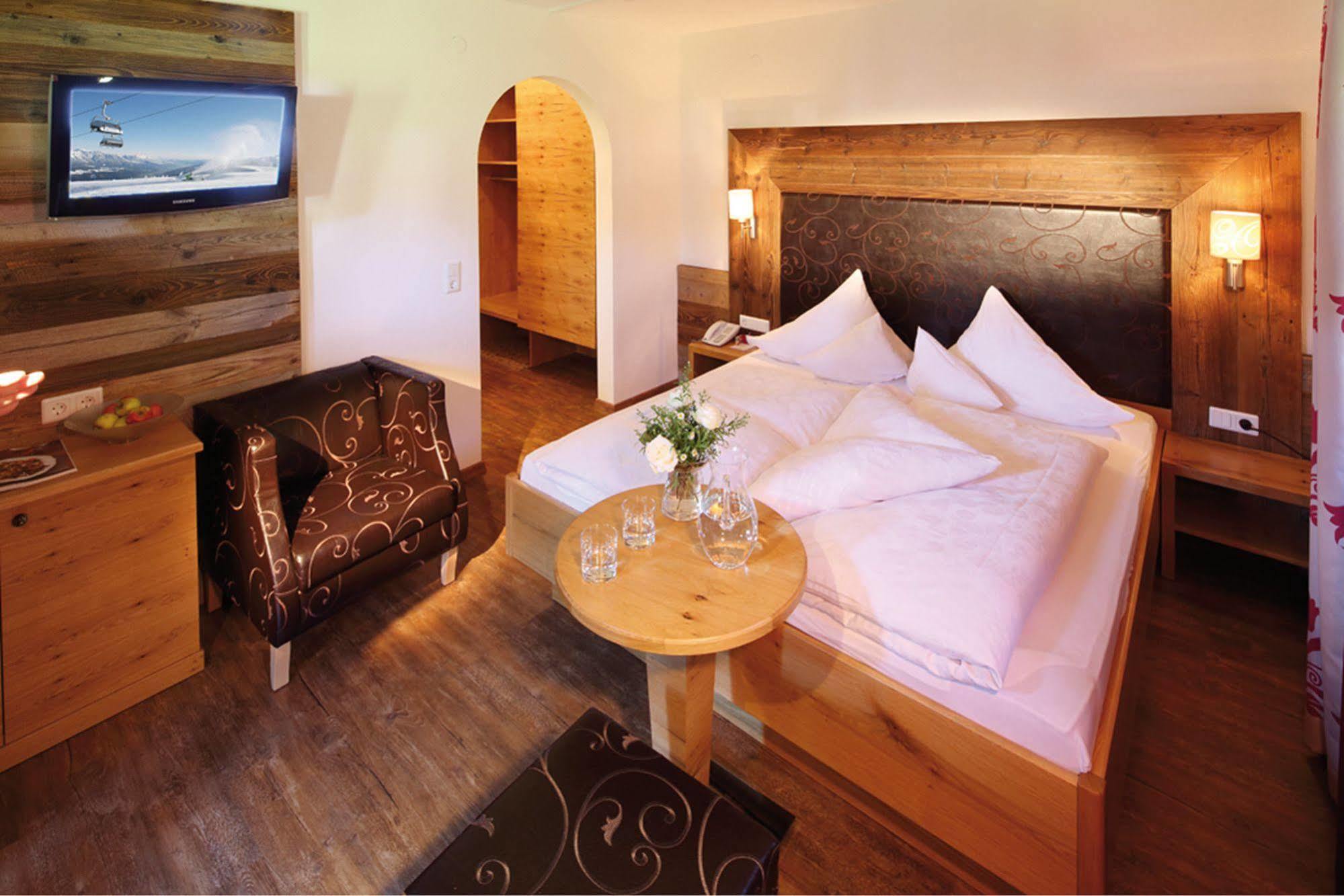 Hotel Maria Theresia Gerlos Ngoại thất bức ảnh