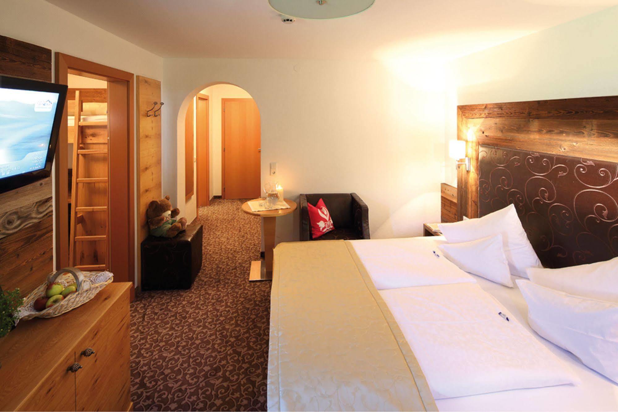 Hotel Maria Theresia Gerlos Ngoại thất bức ảnh