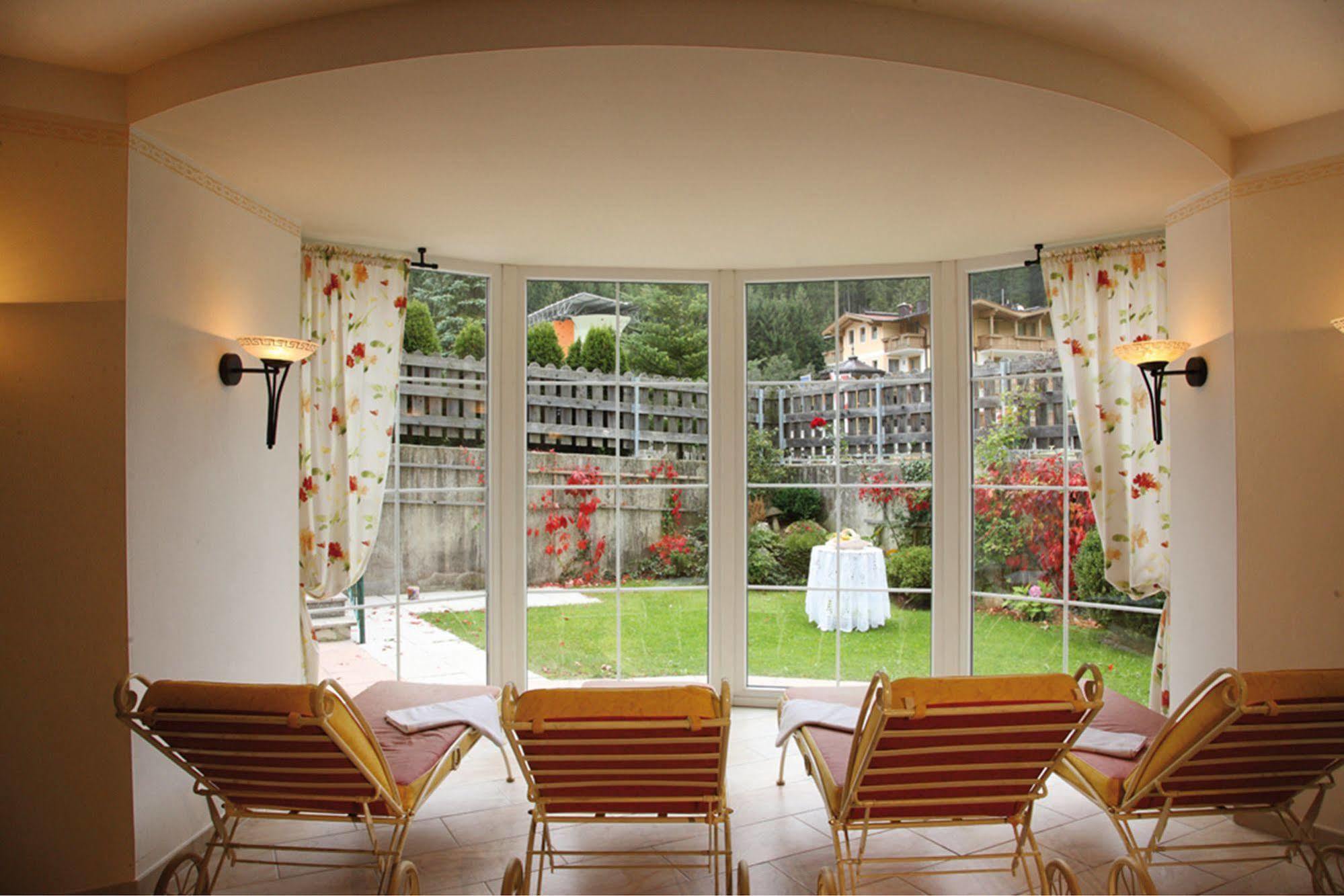 Hotel Maria Theresia Gerlos Ngoại thất bức ảnh
